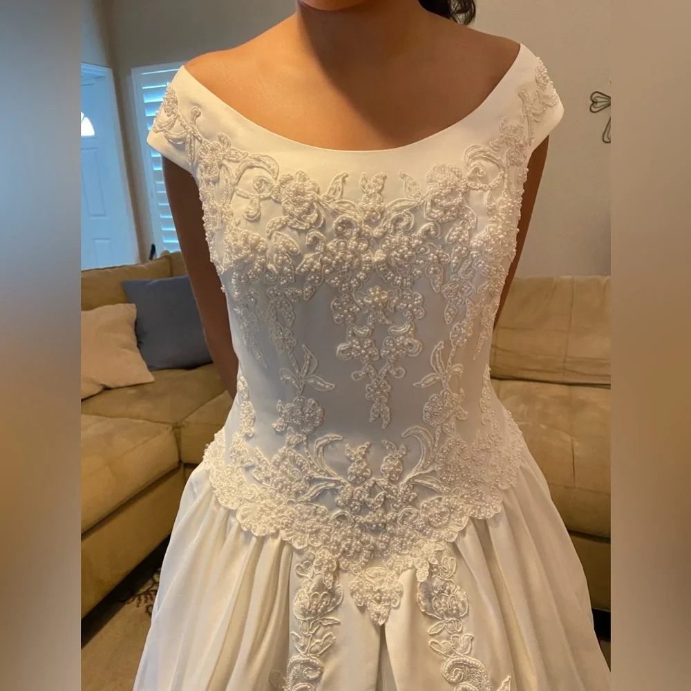 Mon Cheri Wedding dress size 14 - Picture 2 of 16